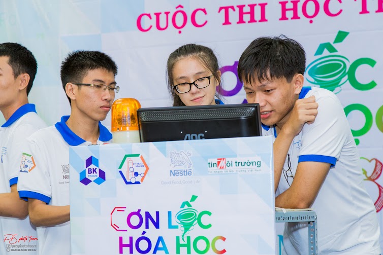 Sội[-]động[-]Cơn[-]lốc[-]hóa[-]học[-]2016[-]vòng[-]bán[-]kết[-]